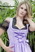 Romantisches, langes Maxidirndl in Flieder