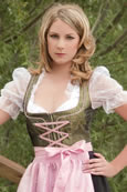 Langes Dirndl mit Gold und Rosa