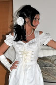 Taftdirndl ganz in Weiss