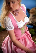 Super Wiesn Outfit - Rosa ist neue (alte) Trend bei Trachten Farben